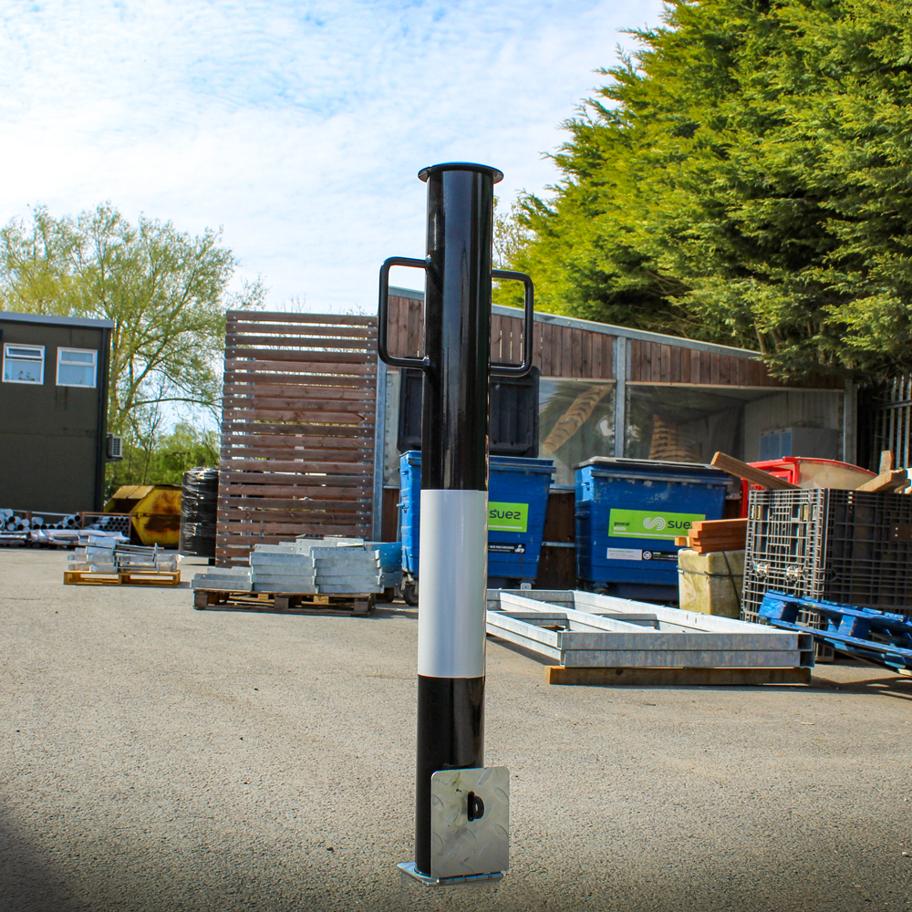 Black & White Removable Bollard