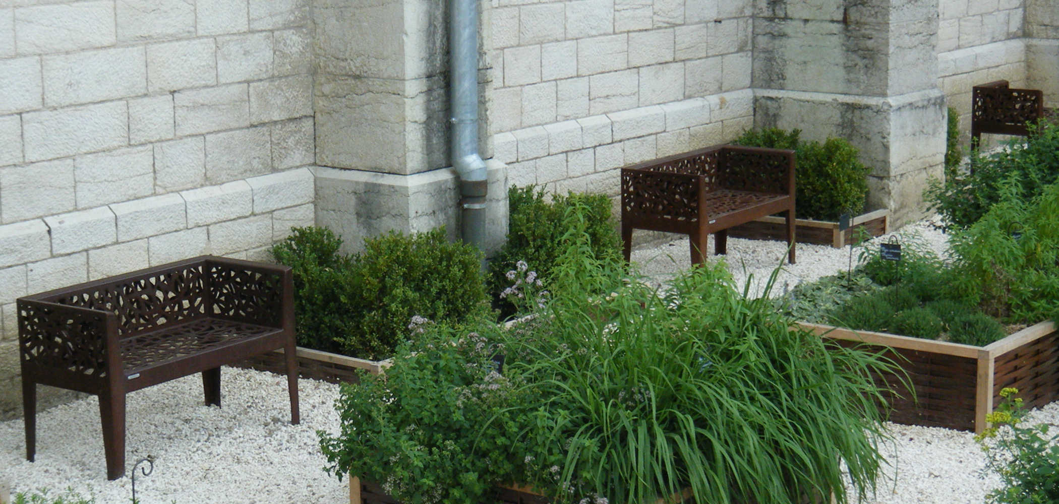 Stella Bench