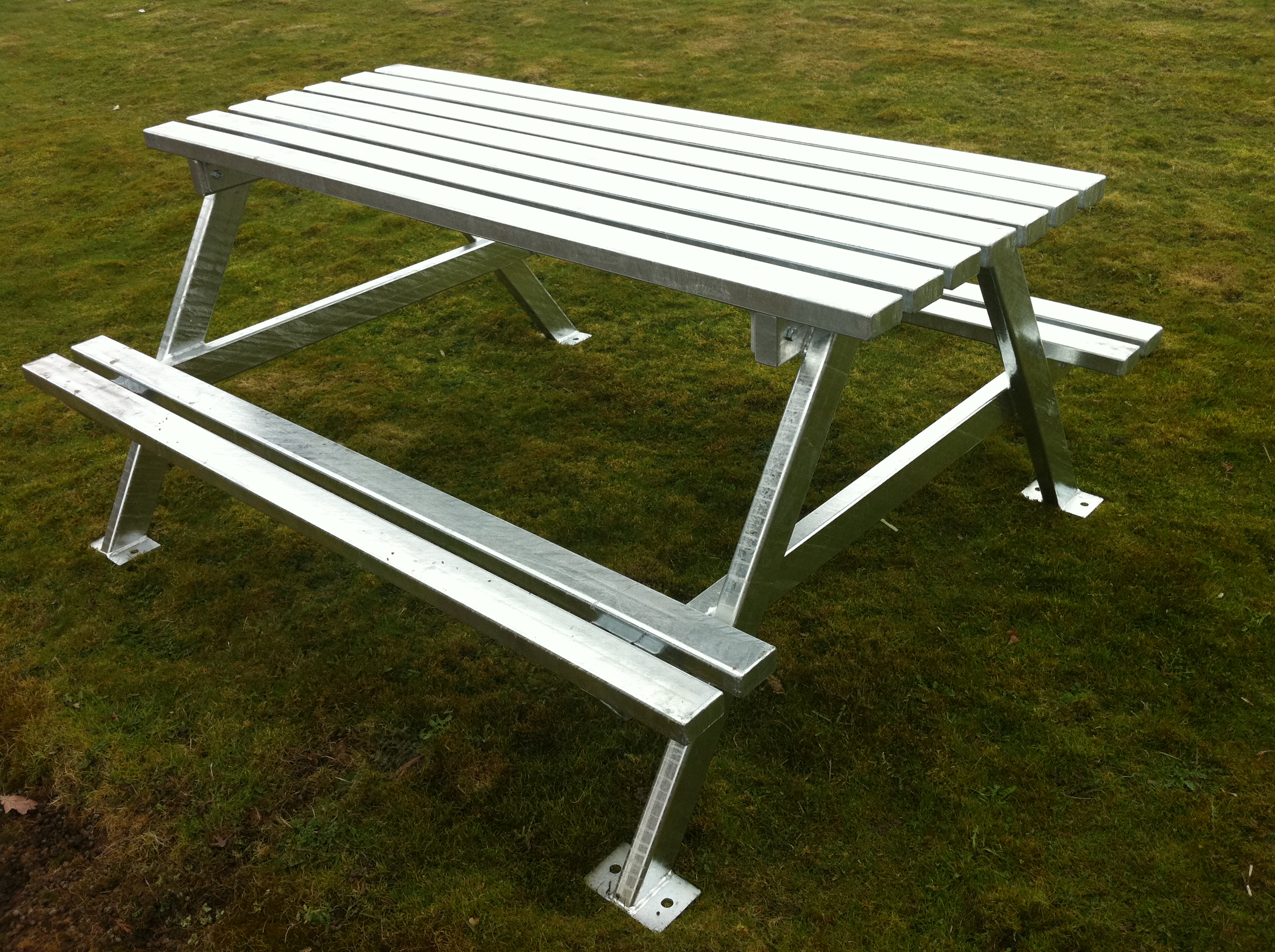 Anti Vandal Picnic Set