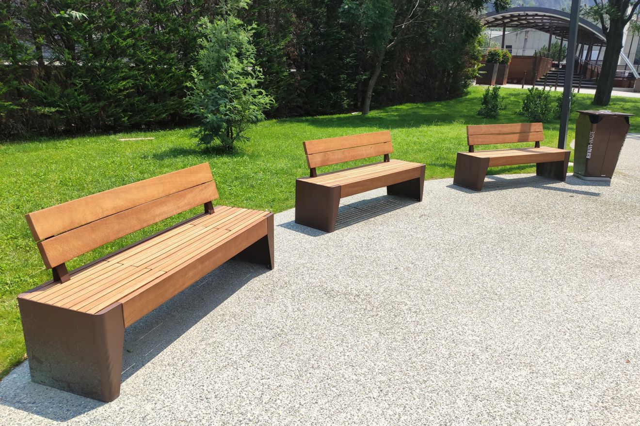 Fola Seating