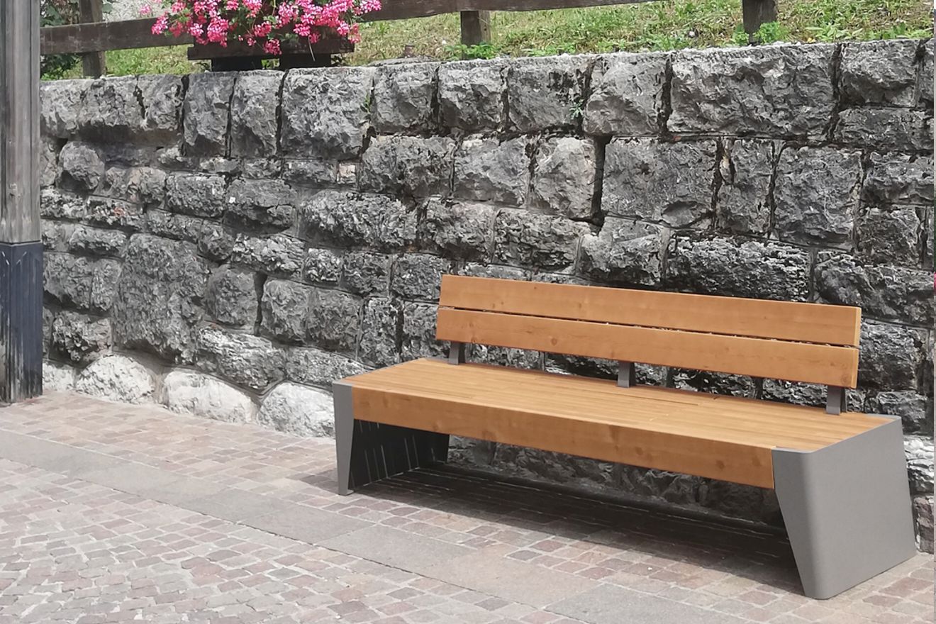 Fola Seating